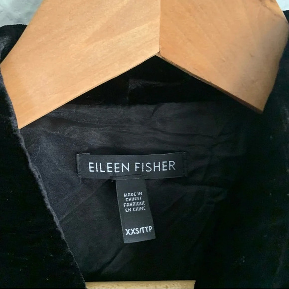 Eileen Fisher Long Quilted Velvet Vest Black Silk Sz XXS Whimsigoth - Picture 4 of 6